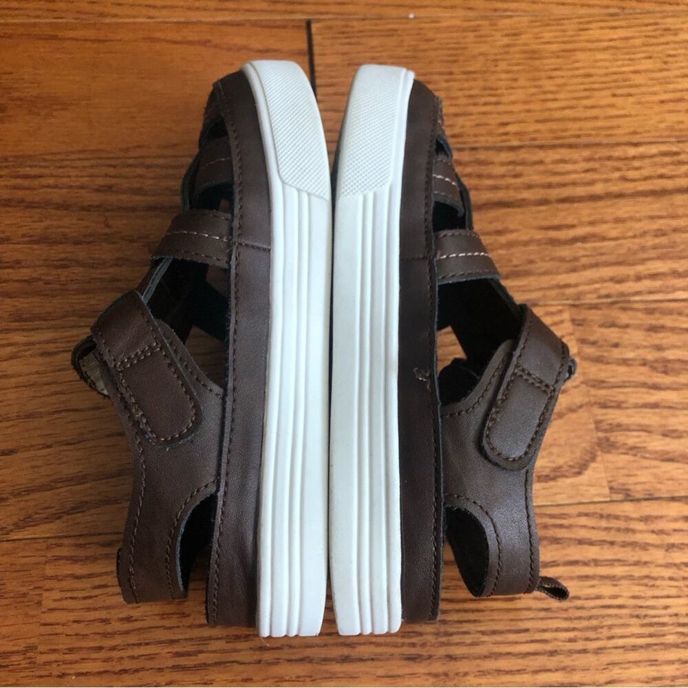 Oshkosh B’Gosh Cilan Closed Toe Casual Brown White Sandals Toddler Boy’s Size 12 - Picture 4 of 6